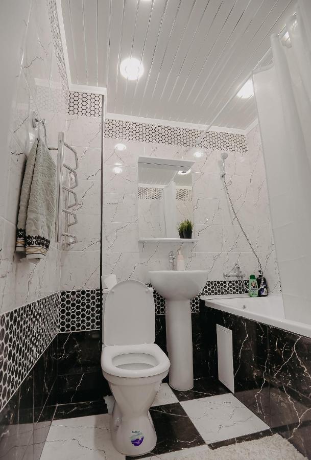 Vip Апартаменты Однокомнатная Квартира Uralsk Exterior foto