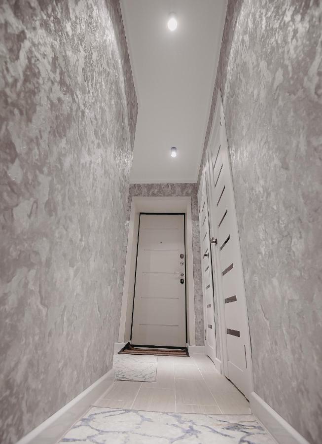 Vip Апартаменты Однокомнатная Квартира Uralsk Exterior foto